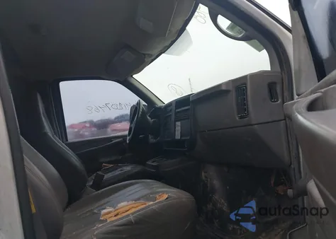 2005 GMC Savana Standard from USA, damaged, VIN 1GTGG25V751246085